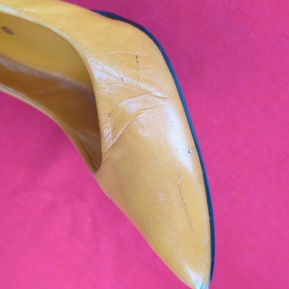 Sasha London Mustard Color Leather Pumps - Picture 8 of 13